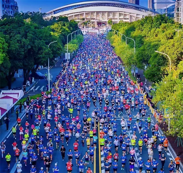 Hi-q qrupu Zhuhai marafonunda birlikdə işləyir